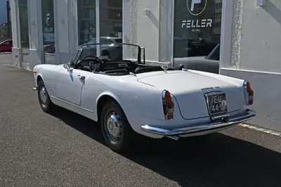 Alfa Romeo 2600 Touring Spider 1965 — Chef-d'œuvre cabriolet, véhicule de collection — Miniatur 8