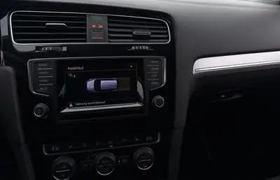 VW Golf 1.4 TSI Cup — Berline fiable, entretien complet inclus — Miniatura 13