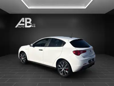 Alfa Romeo Giulietta 2.0 JTDM 170 PS — Diesel dynamique, état exceptionnel, garantie incluse — Heckansicht