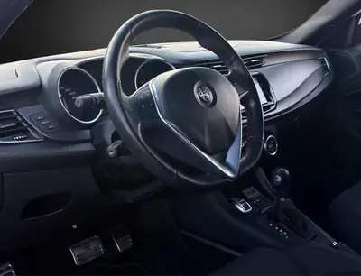 Alfa Romeo Giulietta 2.0 JTDM 170 PS — Diesel dynamique, état exceptionnel, garantie incluse — Miniatur 8