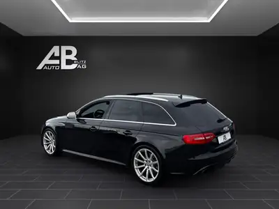 Audi RS4 Avant 4.2 FSI V8 quattro — Berline de prestige, 450 ch et contrôle MFK récent — Heckansicht