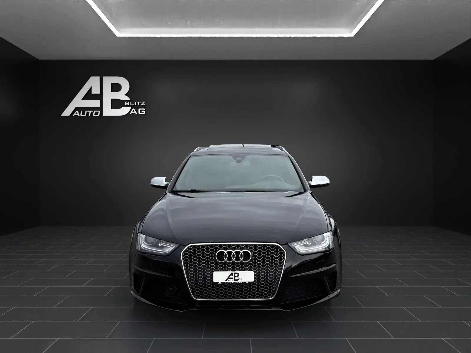 Audi RS4 Avant 4.2 FSI V8 quattro — Berline de prestige, 450 ch et contrôle MFK récent