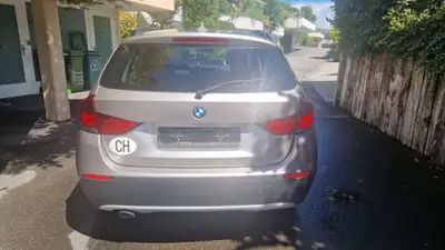BMW X1 23d xDrive — SUV compact diesel, traction intégrale, équipement premium — Innenraum