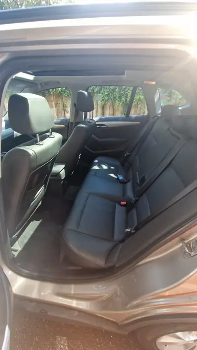 BMW X1 23d xDrive — SUV compact diesel, traction intégrale, équipement premium — Miniatur 9