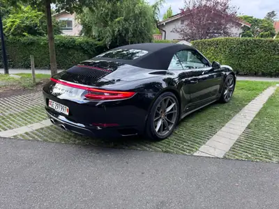Porsche 911 Carrera 4S Cabriolet — Roadster sportif 420 ch, entretien complet — côté