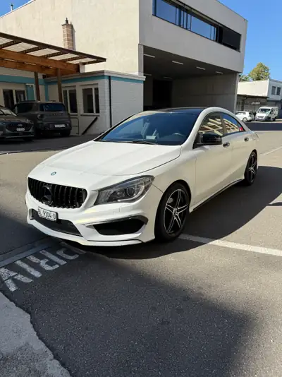 Mercedes-Benz CLA 200 — Élégance compacte et motorisation efficace, 195'000 km — vue extérieure