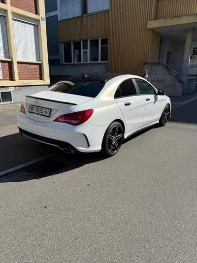 Mercedes-Benz CLA 200 — Élégance compacte et motorisation efficace, 195'000 km — côté