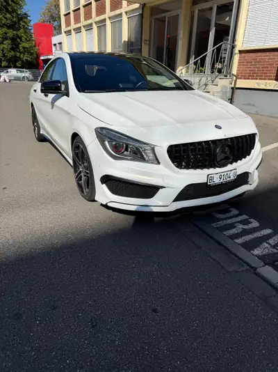 Mercedes-Benz CLA 200 — Élégance compacte et motorisation efficace, 195'000 km — intérieur