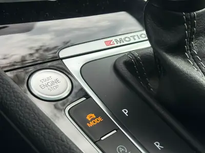VW Golf R 2.0 TSI DSG 4Motion — Performance 300 ch, 2 jeux de roues, Akrapovič — Miniature 9