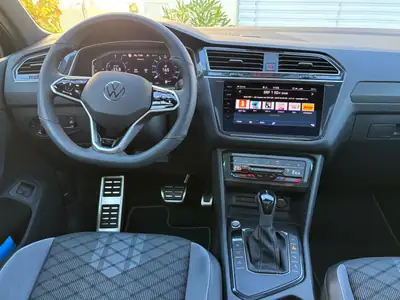 Volkswagen Tiguan PHEV R-Line — SUV hybride rechargeable 245 PS, toit panoramique, 39 800 km — Miniatura 8