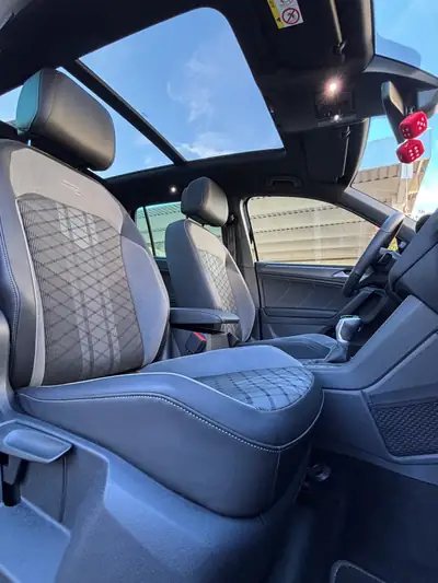 Volkswagen Tiguan PHEV R-Line — SUV hybride rechargeable 245 PS, toit panoramique, 39 800 km — Miniatura 14