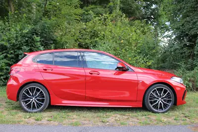 BMW 120i M Sport Steptronic — Berline sportive 2022, 178 ch et faible kilométrage — tableau de bord