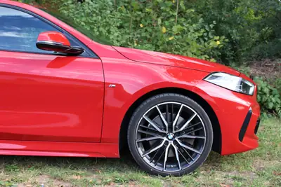 BMW 120i M Sport Steptronic — Berline sportive 2022, 178 ch et faible kilométrage — détail