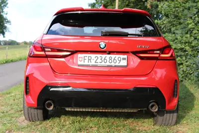 BMW 120i M Sport Steptronic — Berline sportive 2022, 178 ch et faible kilométrage — Miniature 7