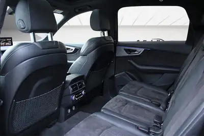 Audi Q7 50 TDI Quattro — SUV premium 7 places, motorisation puissante et équipement complet — Miniatur 10
