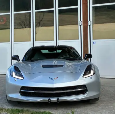 Chevrolet Corvette C7 Z51 — Muscle car légendaire, boîte manuelle, 466 ch — fianco