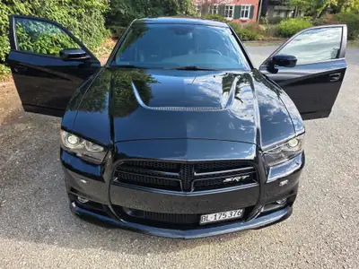 Dodge Charger SRT-8 — Muscle car légendaire, V8 6.4L HEMI, 32'017 km seulement — Miniature 14