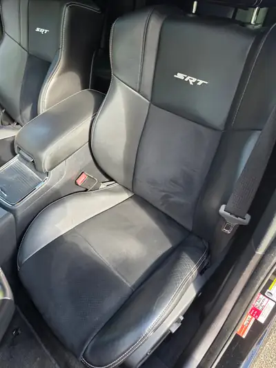 Dodge Charger SRT-8 — Muscle car légendaire, V8 6.4L HEMI, 32'017 km seulement — Miniature 15