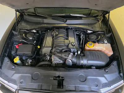 Dodge Charger SRT-8 — Muscle car légendaire, V8 6.4L HEMI, 32'017 km seulement — Miniature 17