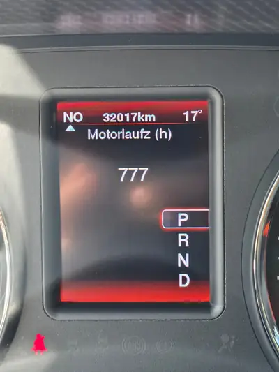 Dodge Charger SRT-8 — Muscle car légendaire, V8 6.4L HEMI, 32'017 km seulement — Miniature 20