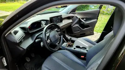 Peugeot 2008 Pure Tech 2020 — SUV urbain compact, 80 000 km, sans sinistre — détail