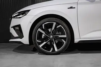 Skoda Scala 1.5 TSI Monte Carlo — Berline compacte dynamique, quasi neuve avec garantie constructeur — Miniatur 29
