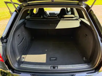 Audi RS4 4.2 V8 Quattro — Berline sportive 420 ch, motorisation légendaire — tableau de bord