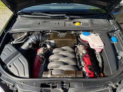 Audi RS4 4.2 V8 Quattro — Berline sportive 420 ch, motorisation légendaire — Miniature 7
