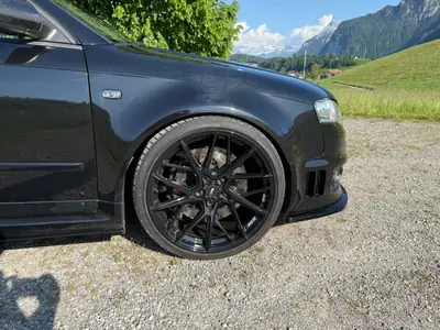 Audi RS4 4.2 V8 Quattro — Berline sportive 420 ch, motorisation légendaire — Miniature 9