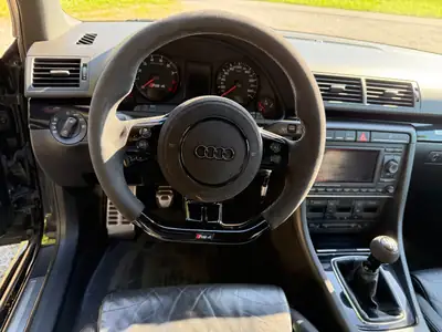 Audi RS4 4.2 V8 Quattro — Berline sportive 420 ch, motorisation légendaire — Miniature 15