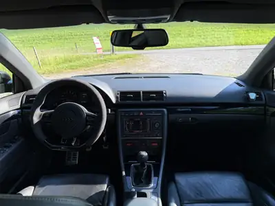 Audi RS4 4.2 V8 Quattro — Berline sportive 420 ch, motorisation légendaire — Miniature 14