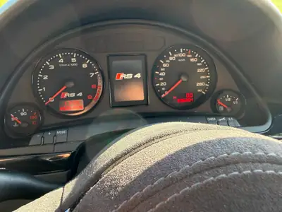 Audi RS4 4.2 V8 Quattro — Berline sportive 420 ch, motorisation légendaire — Miniature 20
