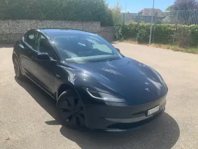 Tesla Model 3 Standard Range Highland 2025 — Électrique performante, peu kilométrée — fianco