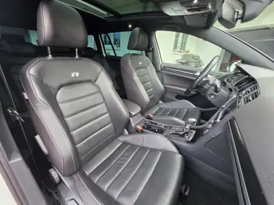 VW Golf R 2.0 TSI 300 ch — Berline sportive 4Motion, entretien récent — Miniature 9
