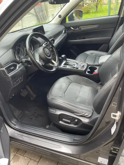 Mazda CX-5 2.2D 175 Revolution AWD — SUV fiable, traction intégrale et consommation maîtrisée — intérieur