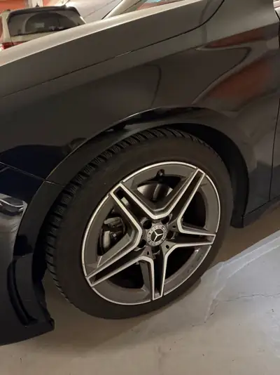 Mercedes-Benz A 200 AMG Line — Berline compacte sportive, 68 000 km seulement — arrière