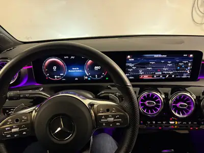 Mercedes-Benz A 200 AMG Line — Berline compacte sportive, 68 000 km seulement — détail