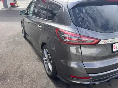 Ford S-MAX 2.0 EcoBoost ST-Line — Monospace spacieux 240 ch, automatique, sans accident — intérieur