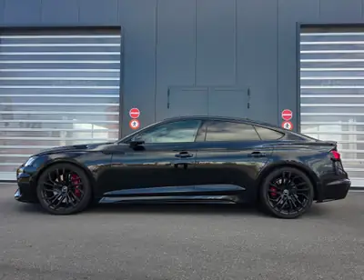 Audi RS5 Sportback 2.9 V6 TFSI — 450 ch, quattro intégral, design noir premium — côté