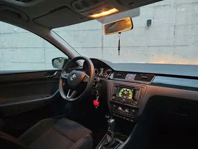 Skoda Rapid 1.2 TSI Ambition — Monospace polyvalent, 78'000 km, sans sinistre — Miniature 14