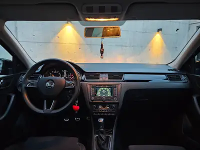 Skoda Rapid 1.2 TSI Ambition — Monospace polyvalent, 78'000 km, sans sinistre — Miniature 13