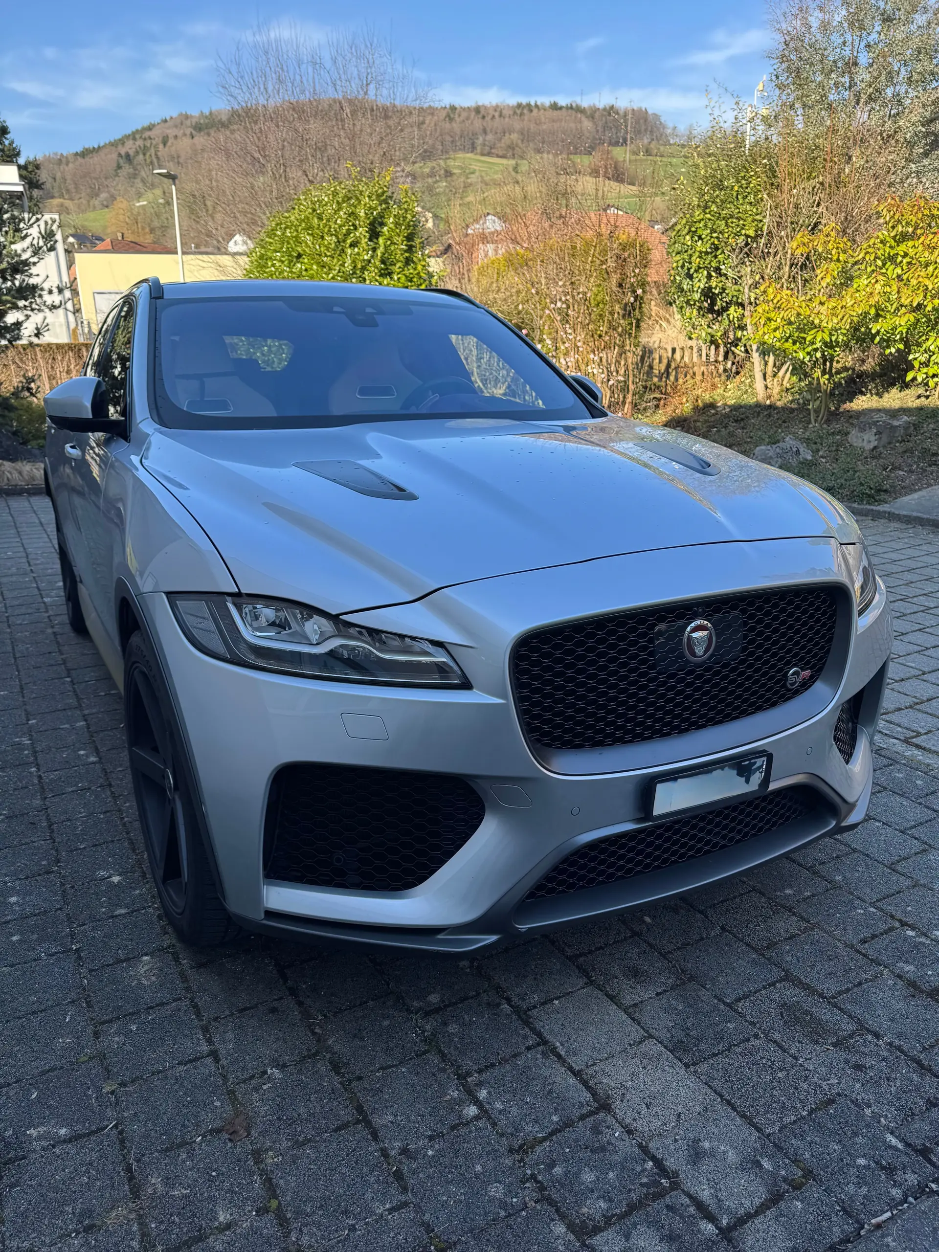 Jaguar F-PACE 5.0 V8 SVR AWD — SUV haute performance, entretien neuf