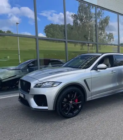 Jaguar F-PACE 5.0 V8 SVR AWD — SUV haute performance, entretien neuf — Detail