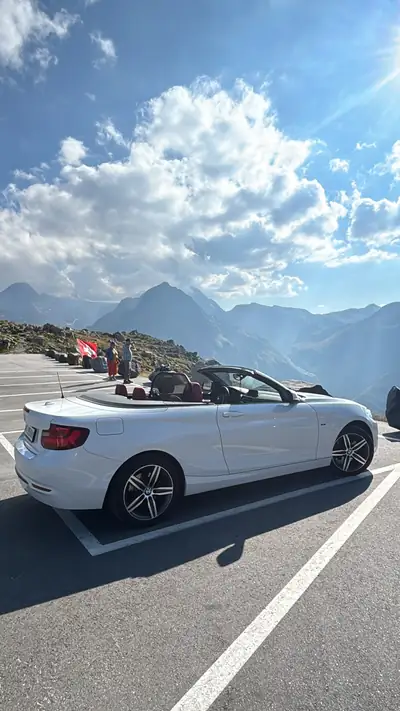 BMW 220d Cabriolet — Élégance décapotable, diesel économe et fiable — vista esterna
