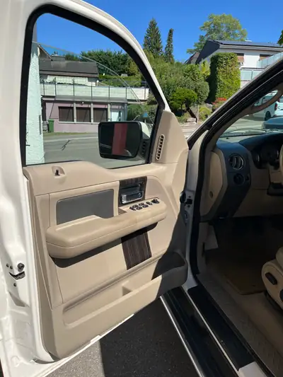 Ford F-150 Pickup Limited Supercharger — 450 ch, traction intégrale, équipement premium — fianco