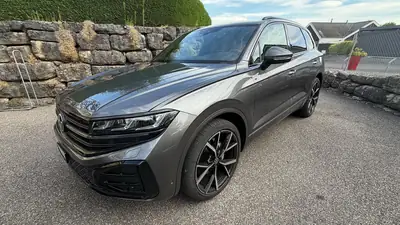 VW Touareg 3.0 V6 TDI 286 R-Line — SUV premium diesel, équipement complet, faible kilométrage — vue extérieure