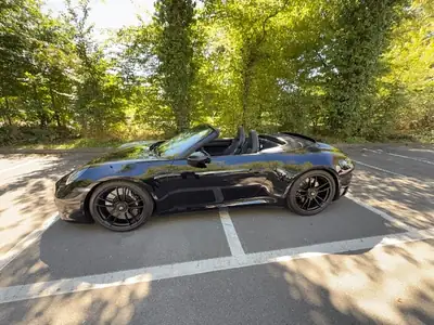 Porsche 911 Carrera 4 GTS Cabriolet — 480 ch, toit ouvert, garantie Porsche — Miniature 9