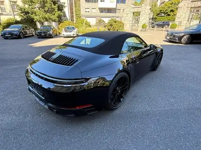 Porsche 911 Carrera 4 GTS Cabriolet — 480 ch, toit ouvert, garantie Porsche — Miniature 8