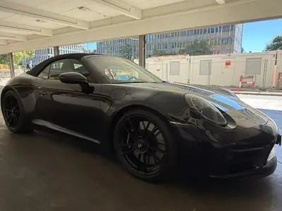 Porsche 911 Carrera 4 GTS Cabriolet — 480 ch, toit ouvert, garantie Porsche — Miniature 16