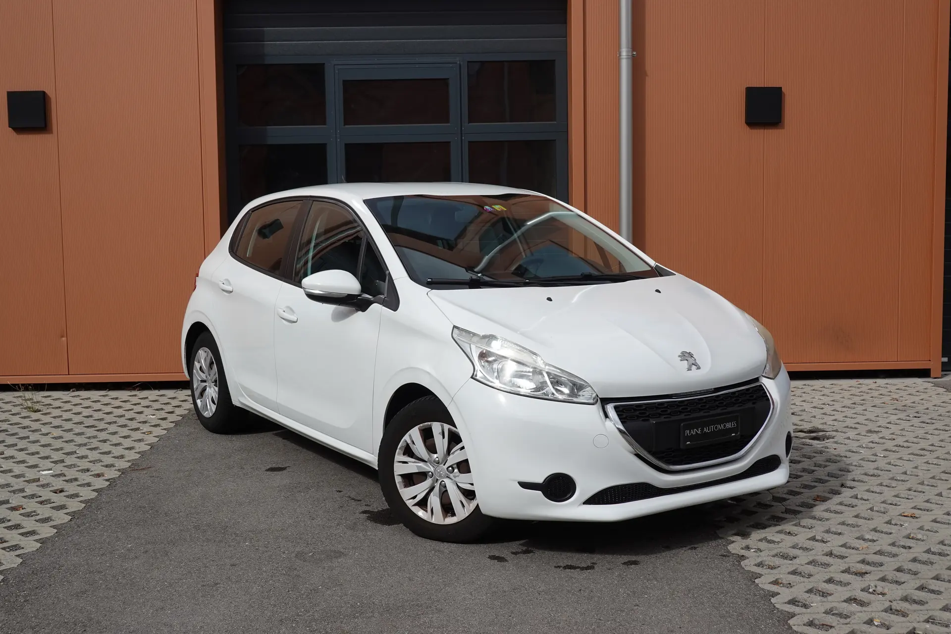Peugeot 208 1.2 VTi — Citadine fiable, régulateur de vitesse, véhicule suisse